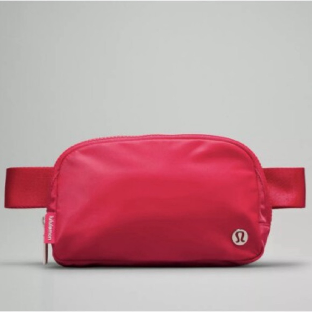 NWT lululemon Everywhere Belt Bag 1L Cherry Mist - Picture 3 of 3